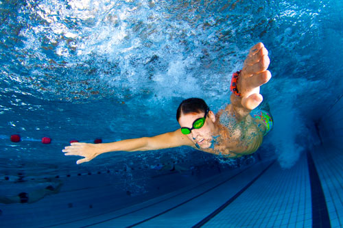 Reportage en piscine natation sportive - Frédéric LECHAT, photographe professionnel subaquatique.
